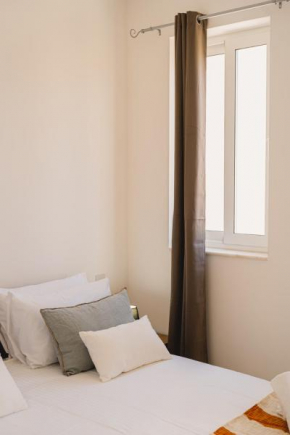 Charming 1BDR Apartment Near Sea! Great Location!